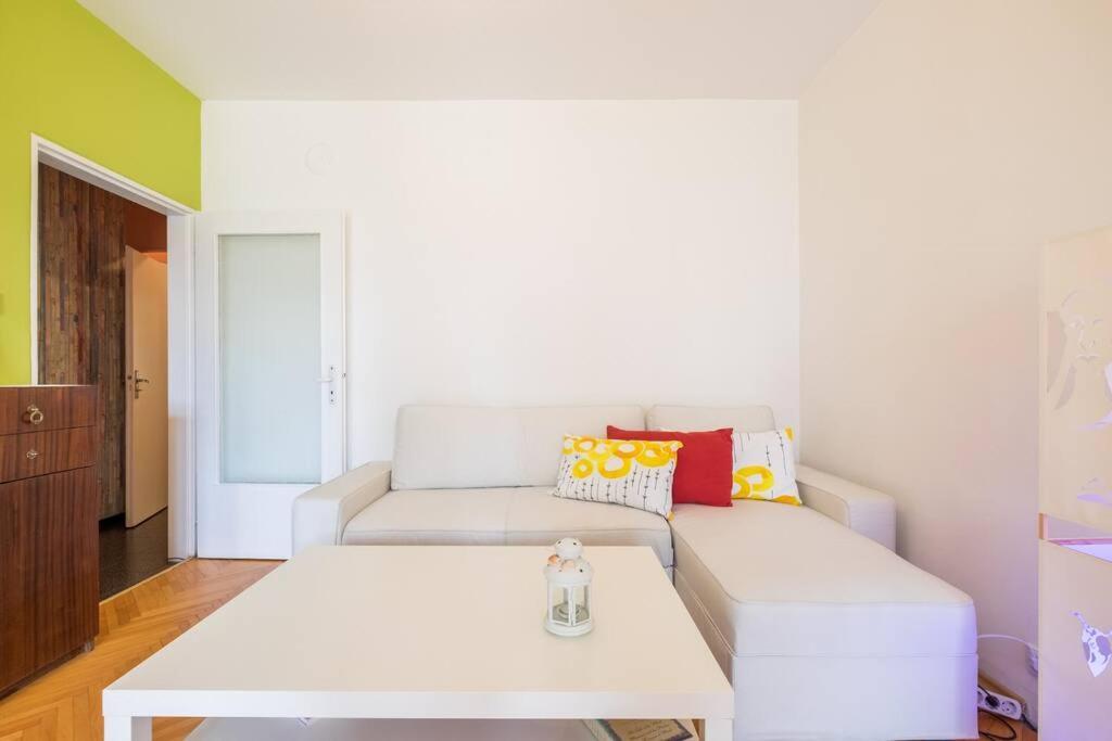 Beautiful Flat In Central Location By Flat Mаnager โซเฟีย ภายนอก รูปภาพ